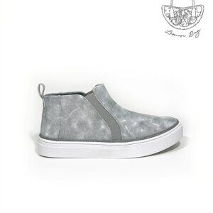 TOMS / High Top Slip On Booties Bryce / Light Grey Color / Size 6.5